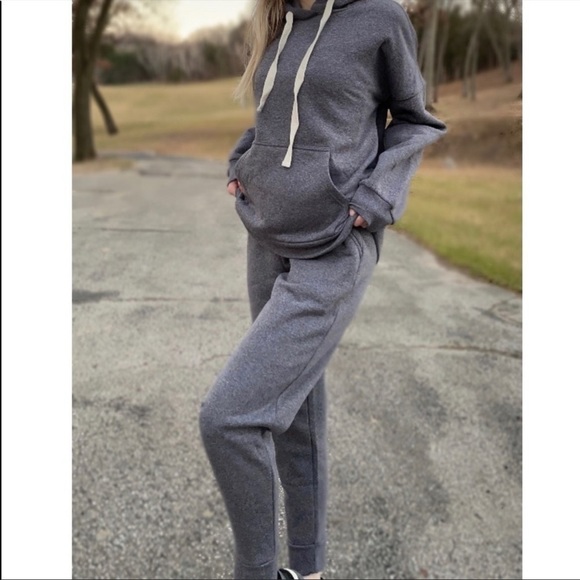 𝅺✨NEW✨ Cozy Hoodie and Jogger Pants Set - Picture 1 of 5